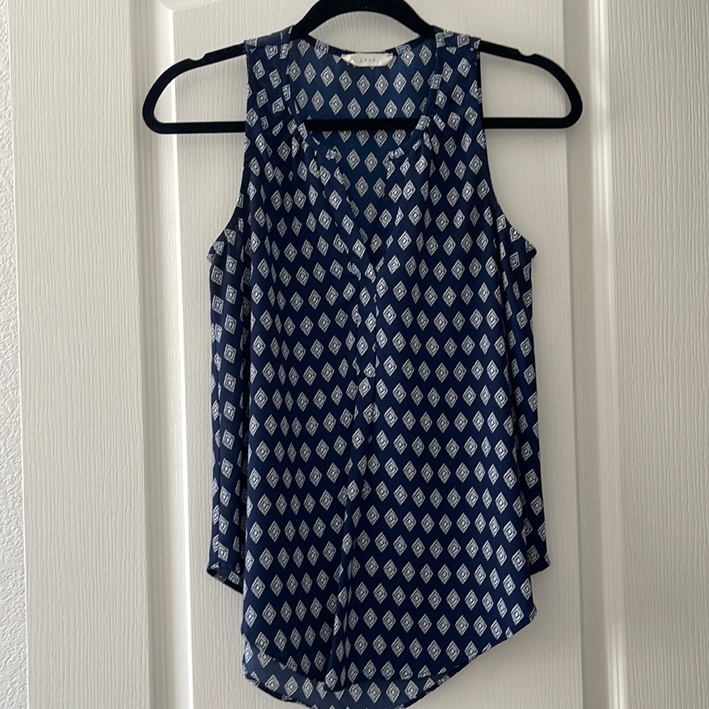 LUSH Women’s v neck tank top